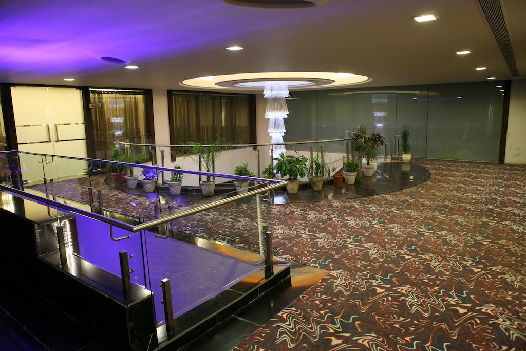 Krome - A - Boutique Hotel メーラト エクステリア 写真