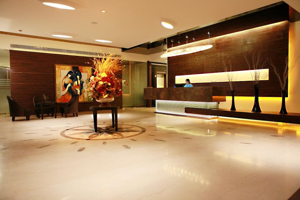 Krome - A - Boutique Hotel メーラト エクステリア 写真